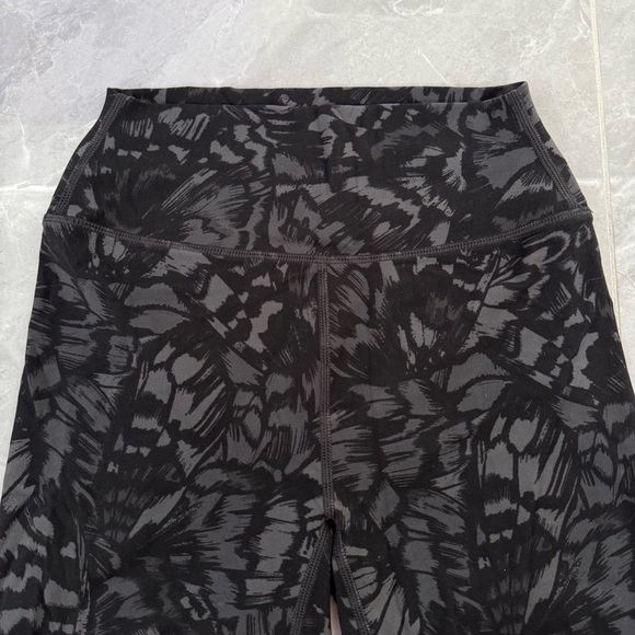 Women’s Stori Floral Patterned 7” Biker Shorts Workout Athletic Size 2 - Picture 2 of 15